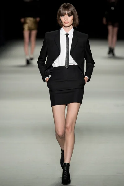 Look 14